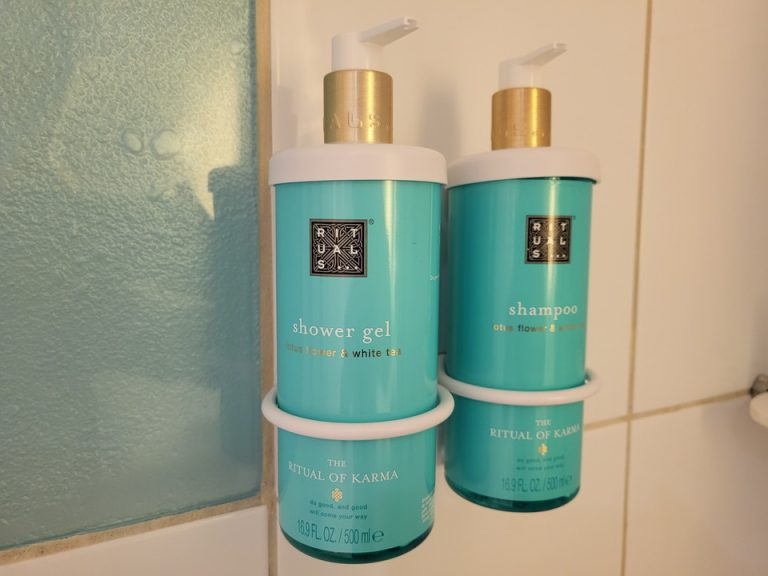 バスルーム シャンプー&ボディーソープ