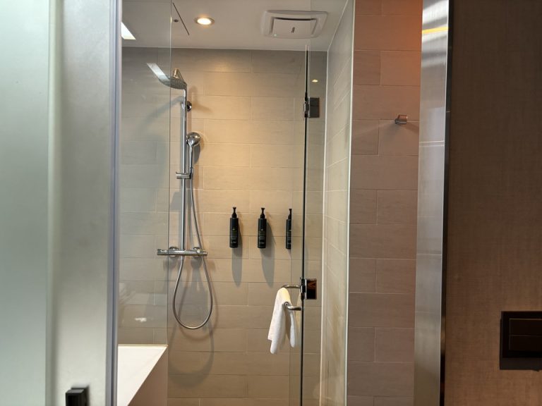 バスルーム全体