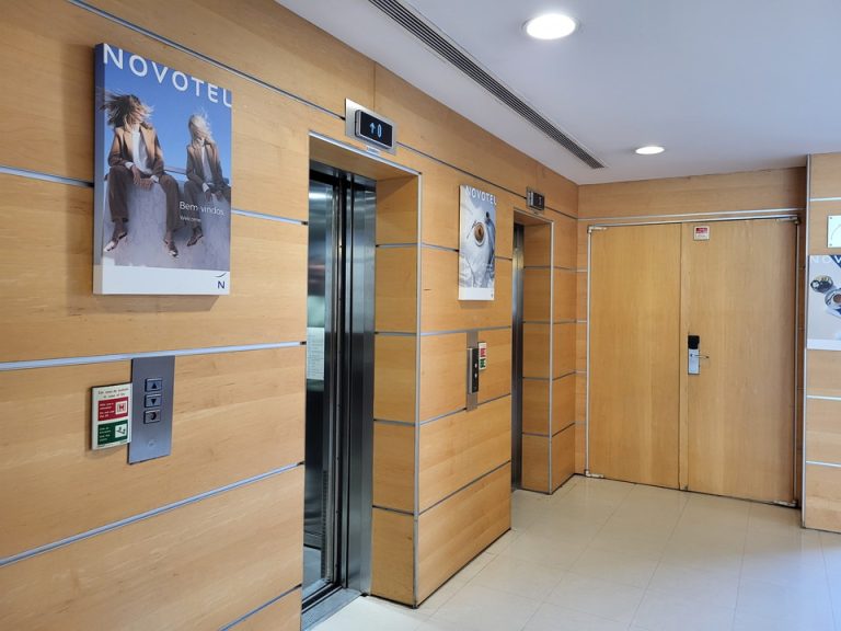 エレベーター フロント階