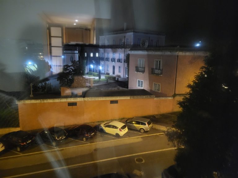 窓からの景色 夜