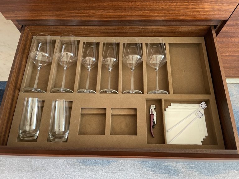 グラス・カップ