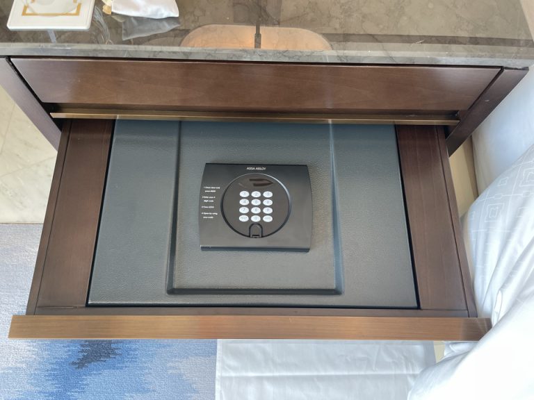 セーフティーボックス(閉じた状態)(1)