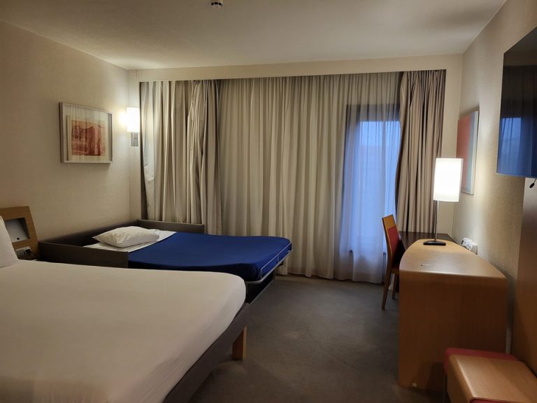 客室全体 窓際方面(3)