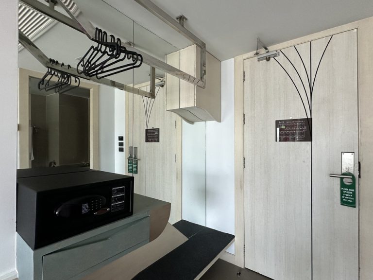 クローゼット全体