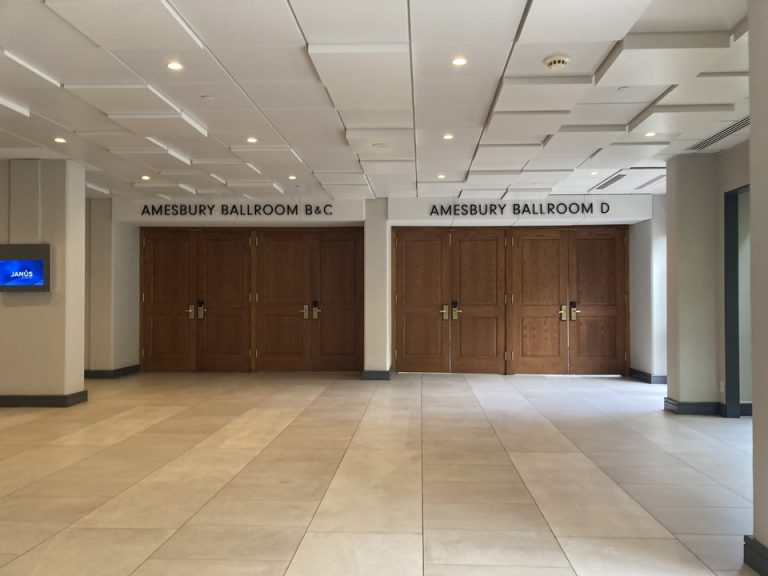 コンベンションルーム