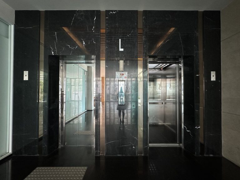 エレベーターロビー階