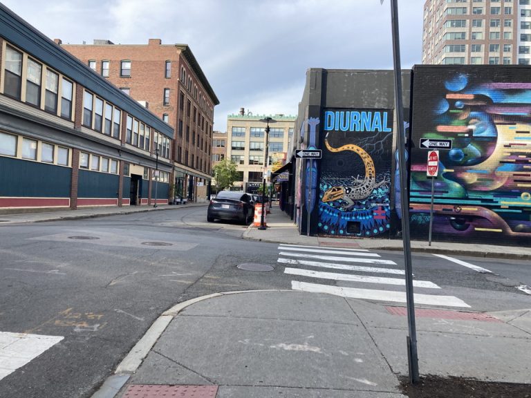 ホテル周辺ショッピングエリア