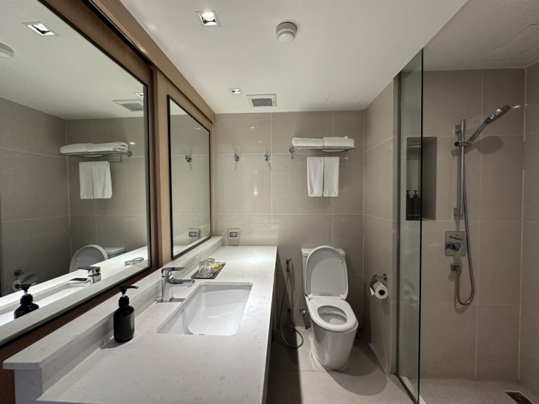 洗面台トイレシャワー