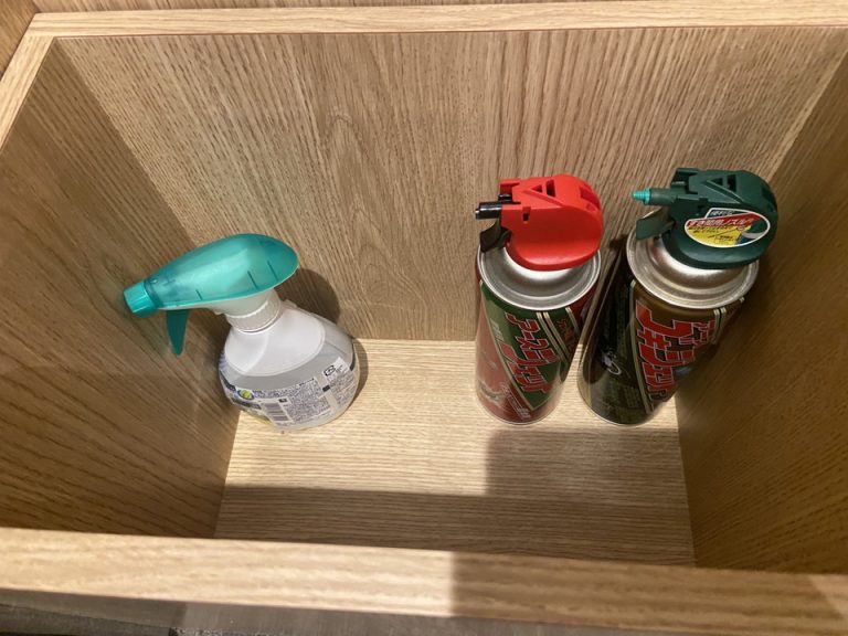 ファブリーズと虫スプレー