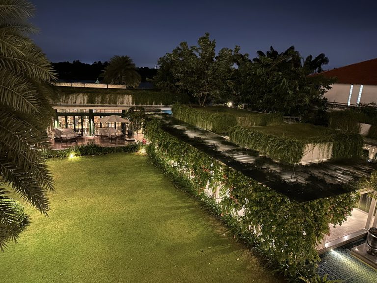 部屋からの眺望(夜間)