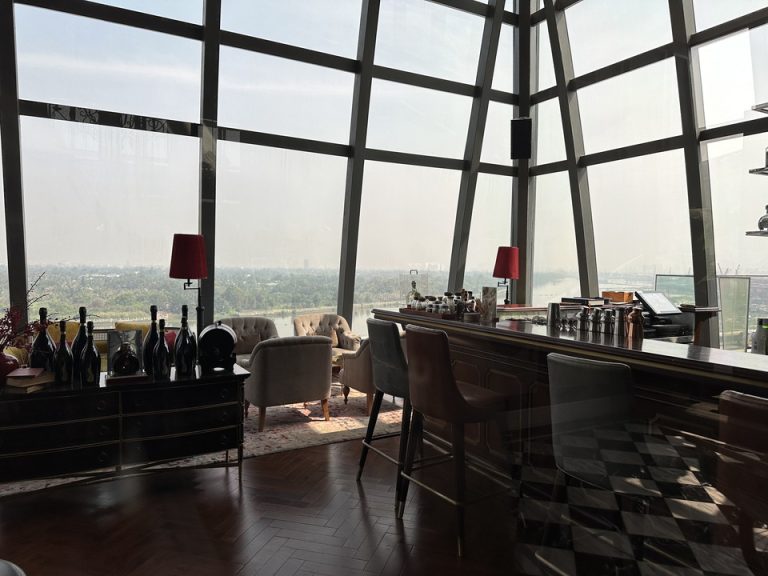 レストラン2内観