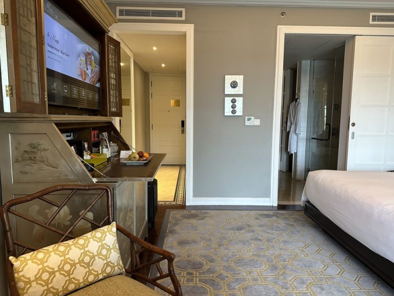 客室全体(入口方向)2