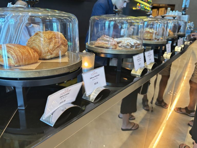 ロビーラウンジ軽食類