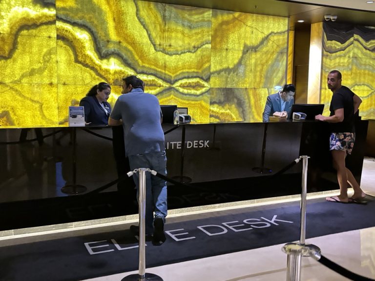 エリートデスク