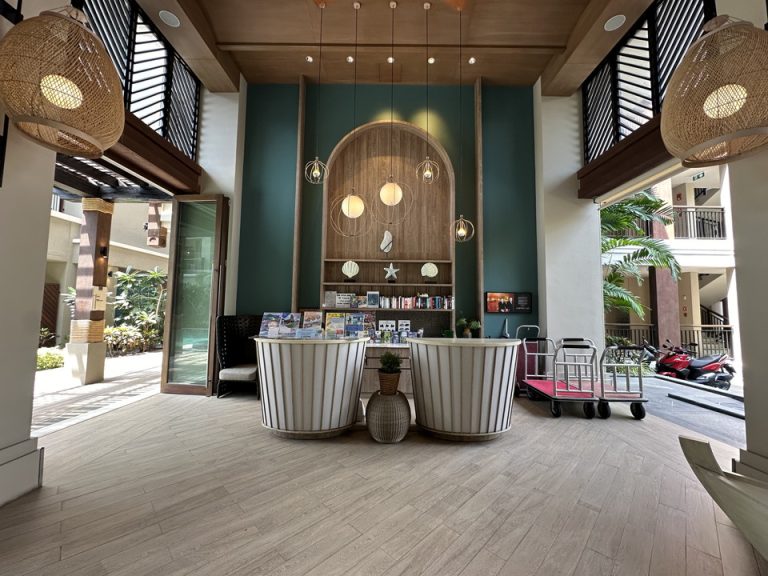 本館フロント