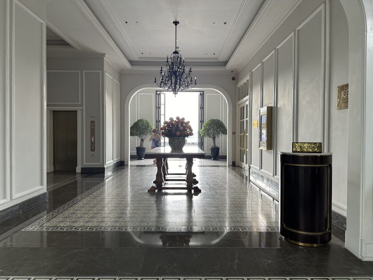 エントランス内観2