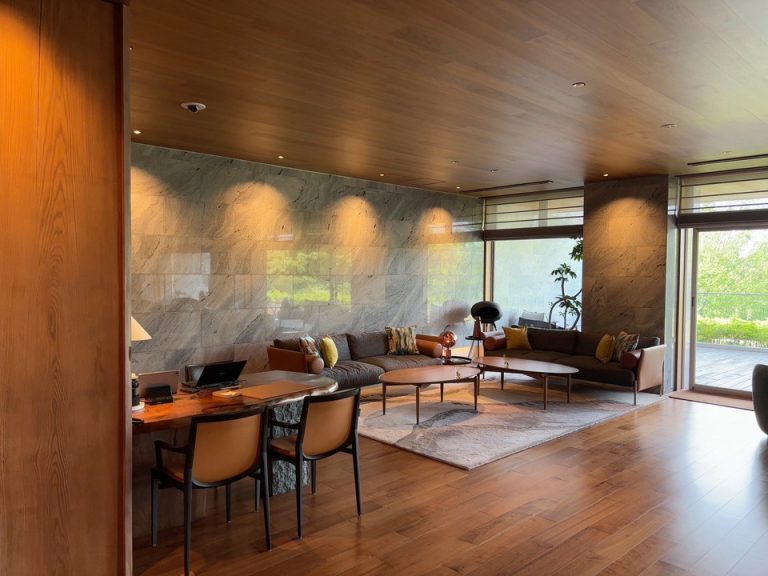 フロントカウンター