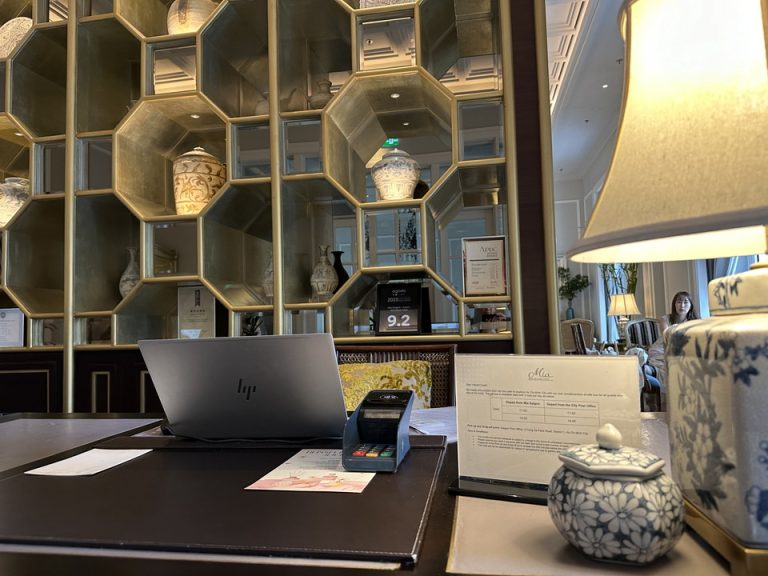 フロントカウンター