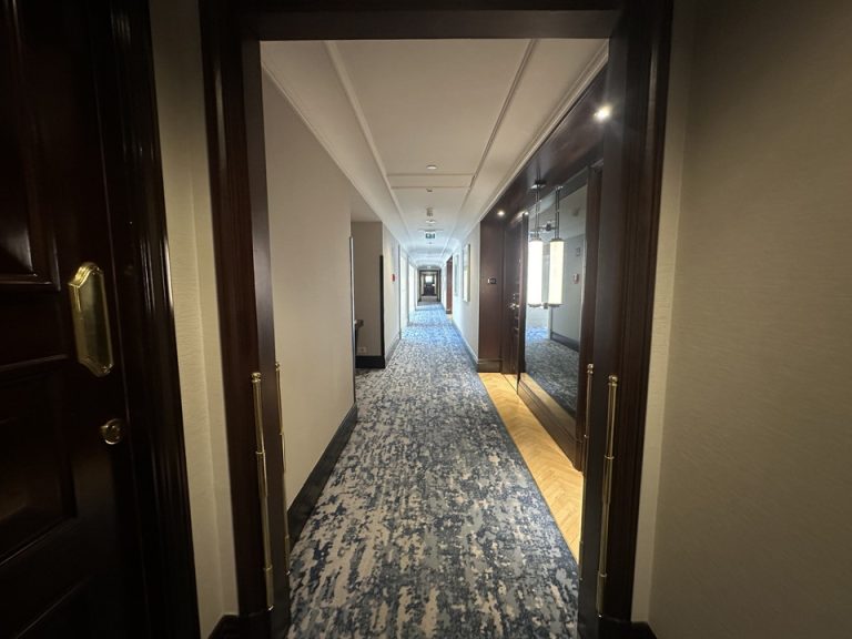 客室階廊下