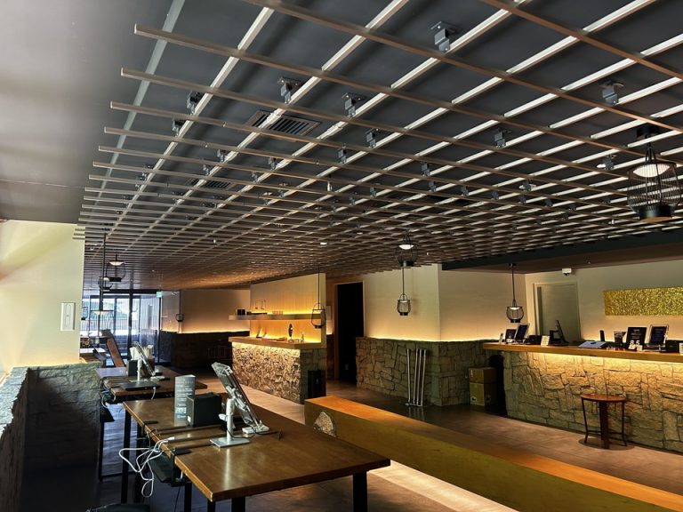 フロントカウンター_向かい