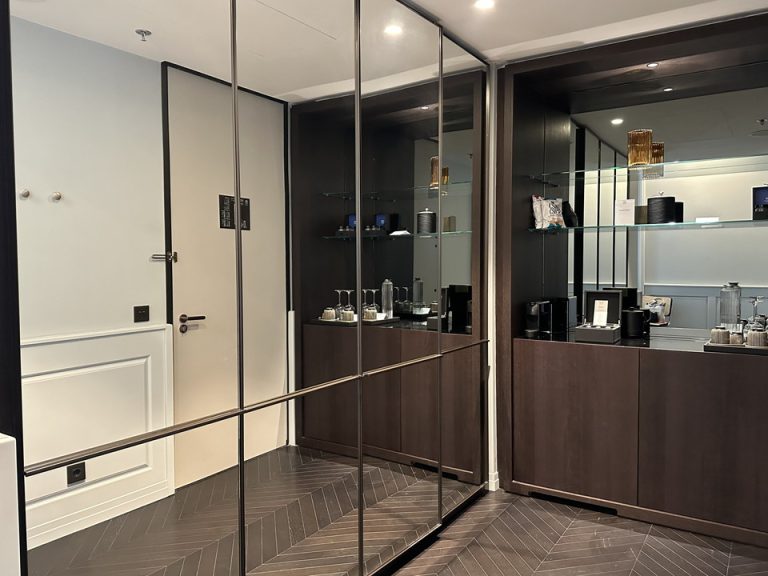 クローゼット全体(1)