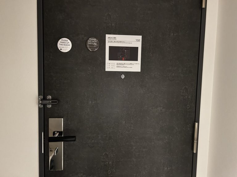 客室入口内観ドア
