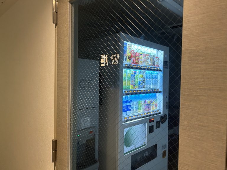 客室階自動販売機
