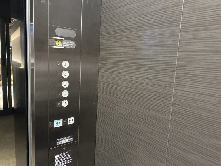 エレベーター階数ボタン