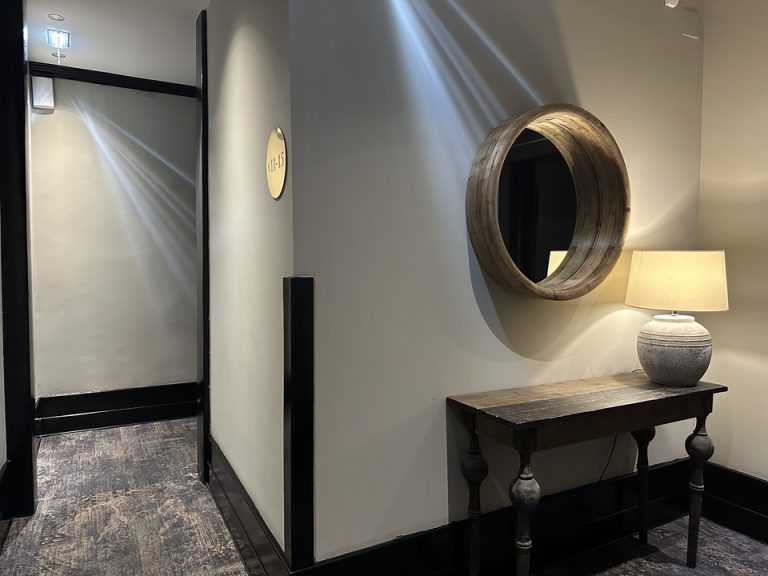 エレベーターホール客室階(1)