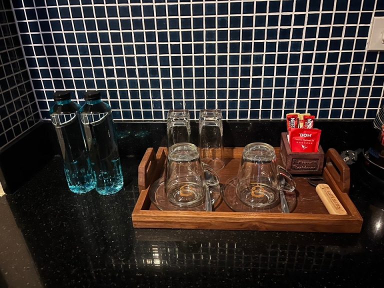 グラス・カップ