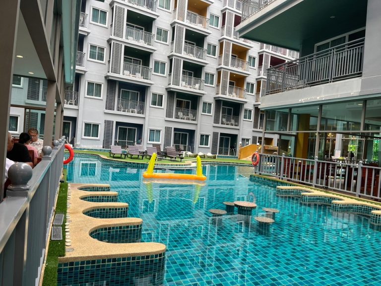 572990E7-A8D4-40F4-B778-5B6C2CC7F4BF