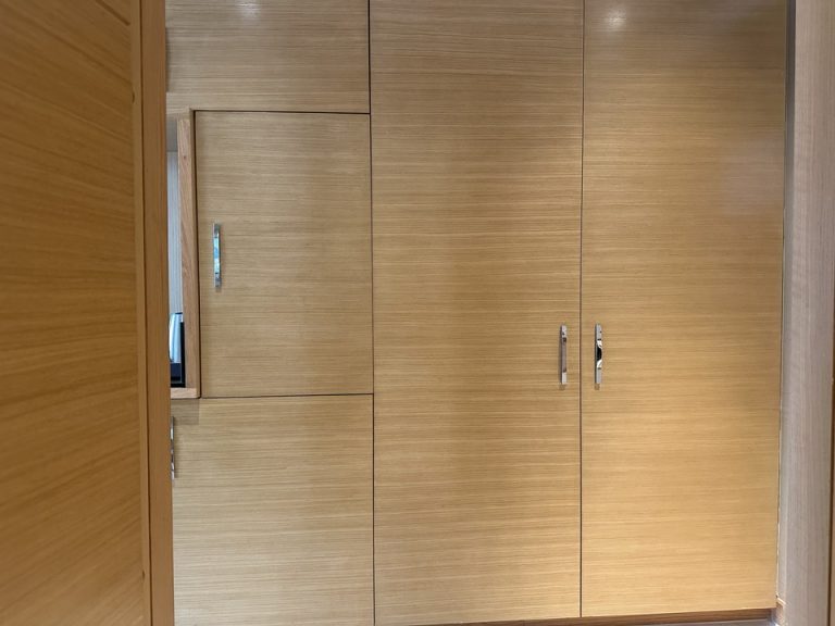 クローゼット閉じた状態