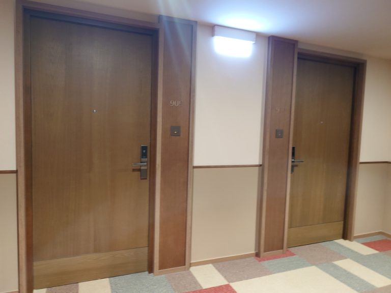 客室入口外観ドア③