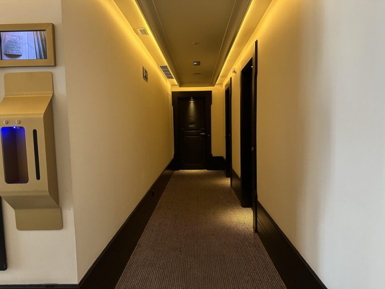 客室階廊下全体