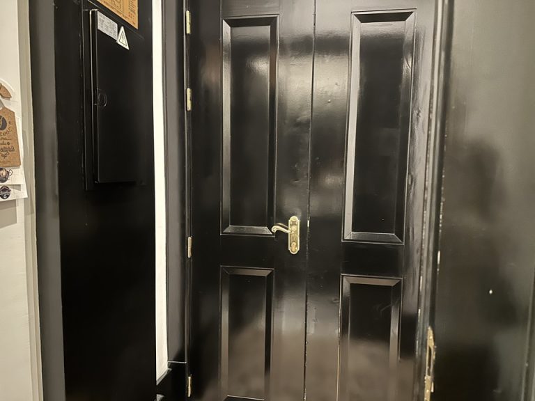 客室入口内観ドア