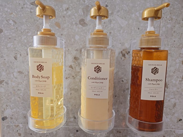 シャンプー、コンディショナー、ボディソープ