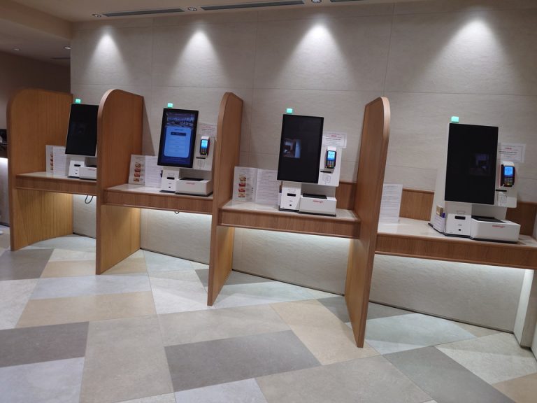 フロントチェックイン機③