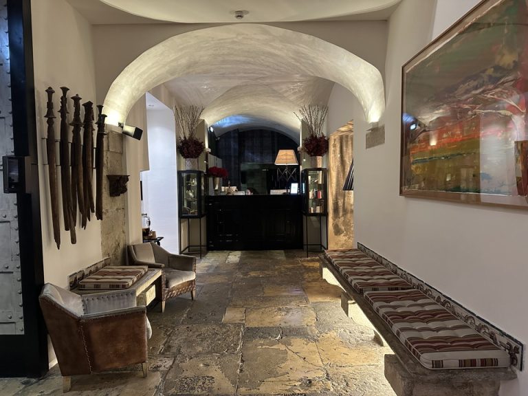 フロントカウンター