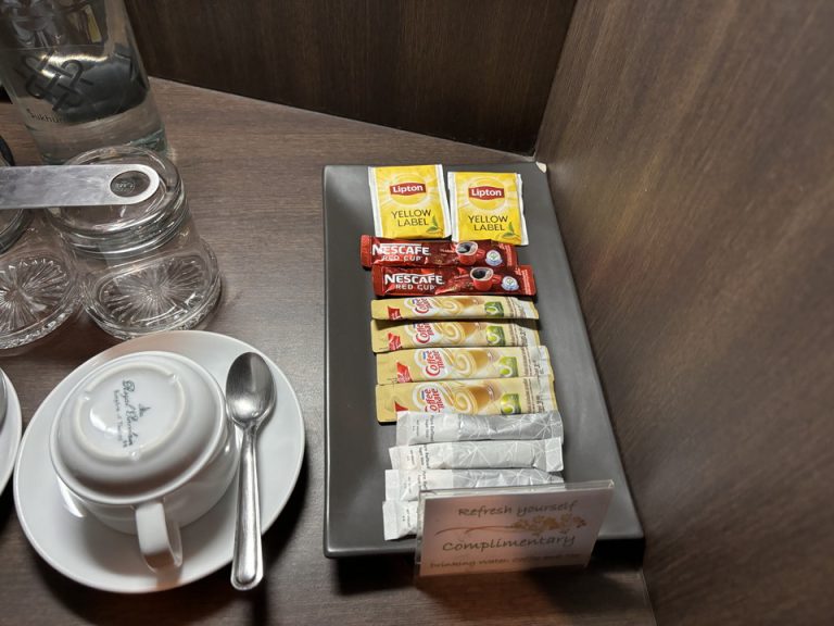 ミニバー・カフェコーナー③