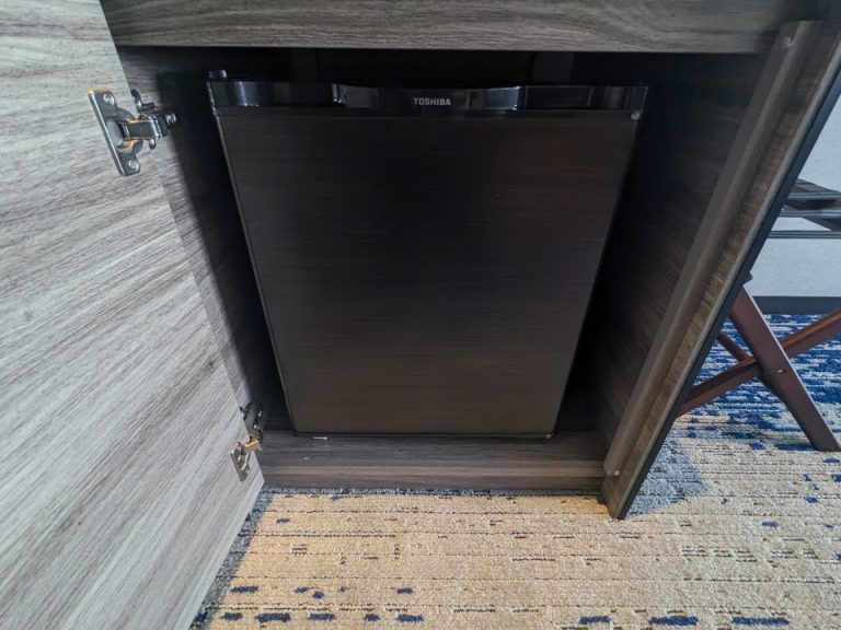 冷蔵庫閉じた状態