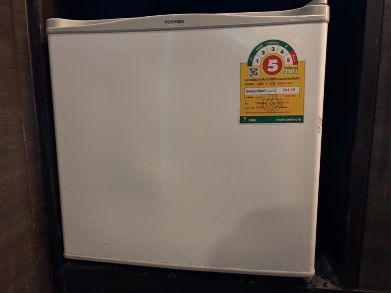 冷蔵庫(閉じた状態)②