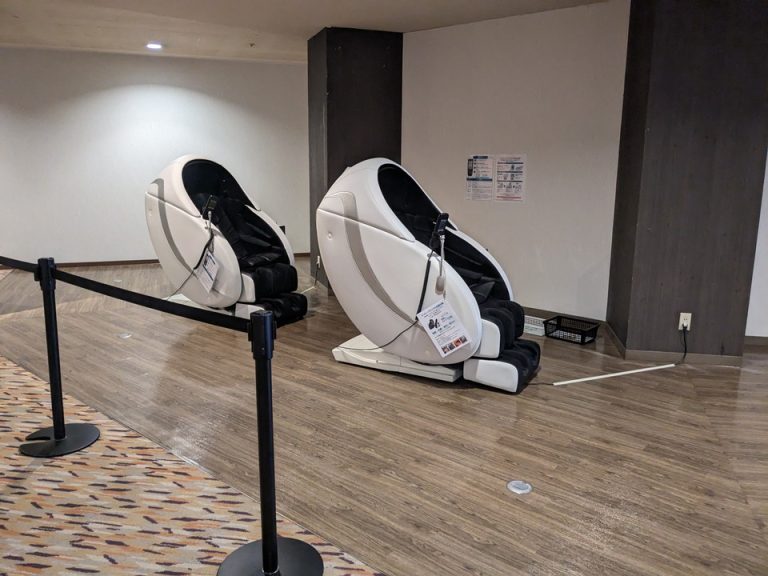 地下1階大浴場横にマッサージチェア