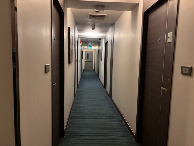 客室階廊下全体④