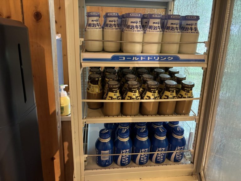 ことりさろん8牛乳飲み放題