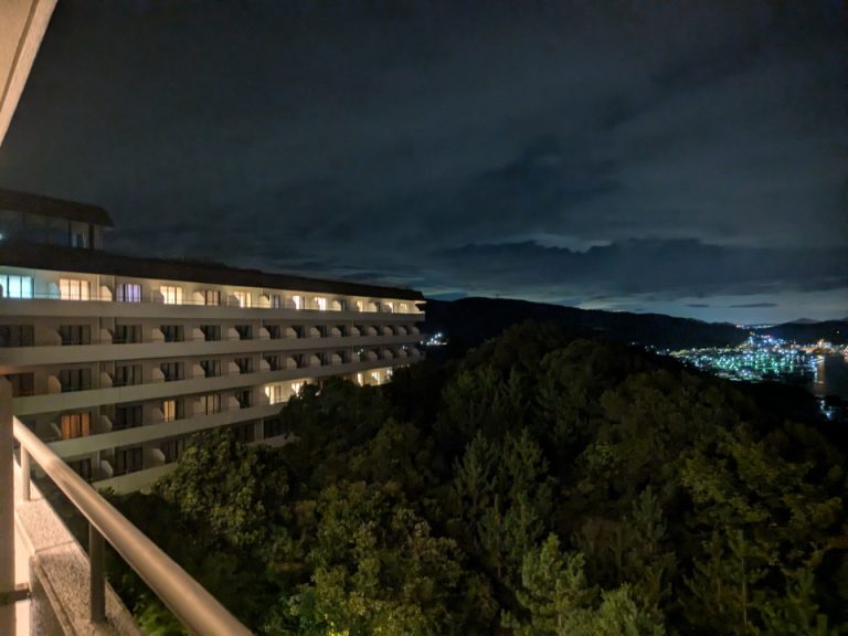 バルコニーからの眺望夜