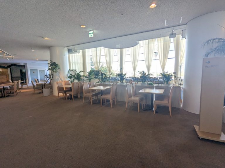 エレベーターホールフロント階