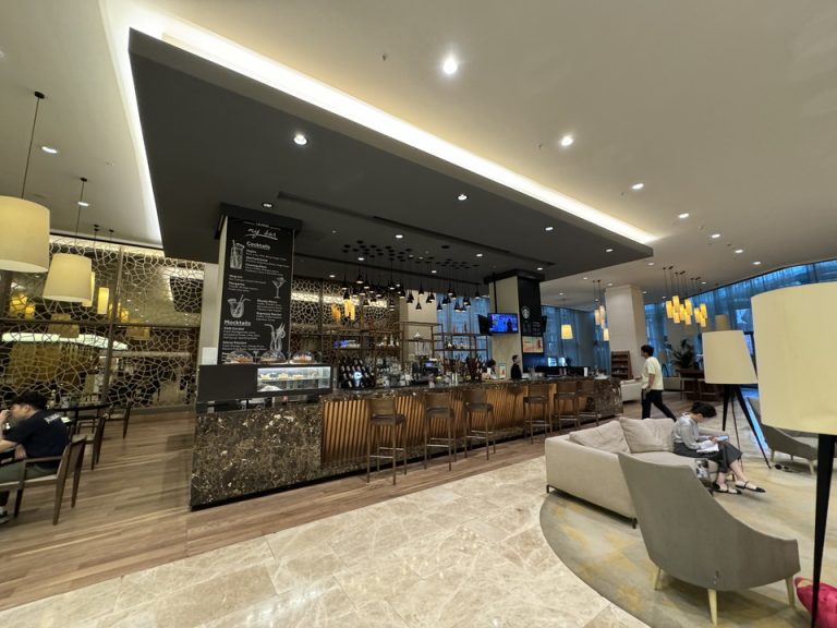 カフェBAR外観(入口)