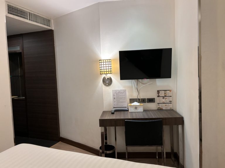 ベッド方向化からTV①