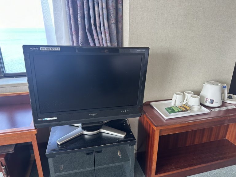 ベット方向からテレビ