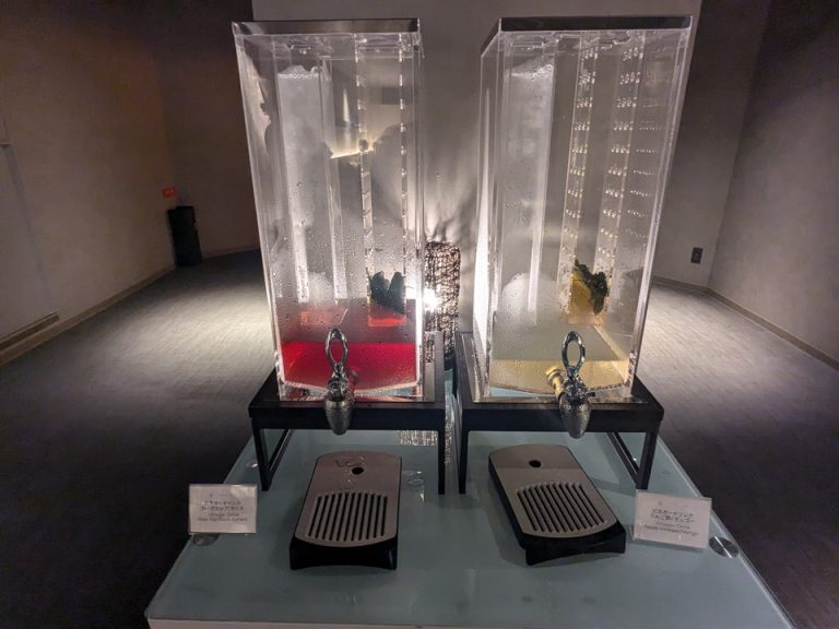 温泉ラウンジのドリンクコーナー